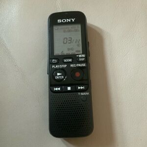Sony ICD-PX333 Digital IC - Compact Voice Recorder with batteries & 32G SD Card.